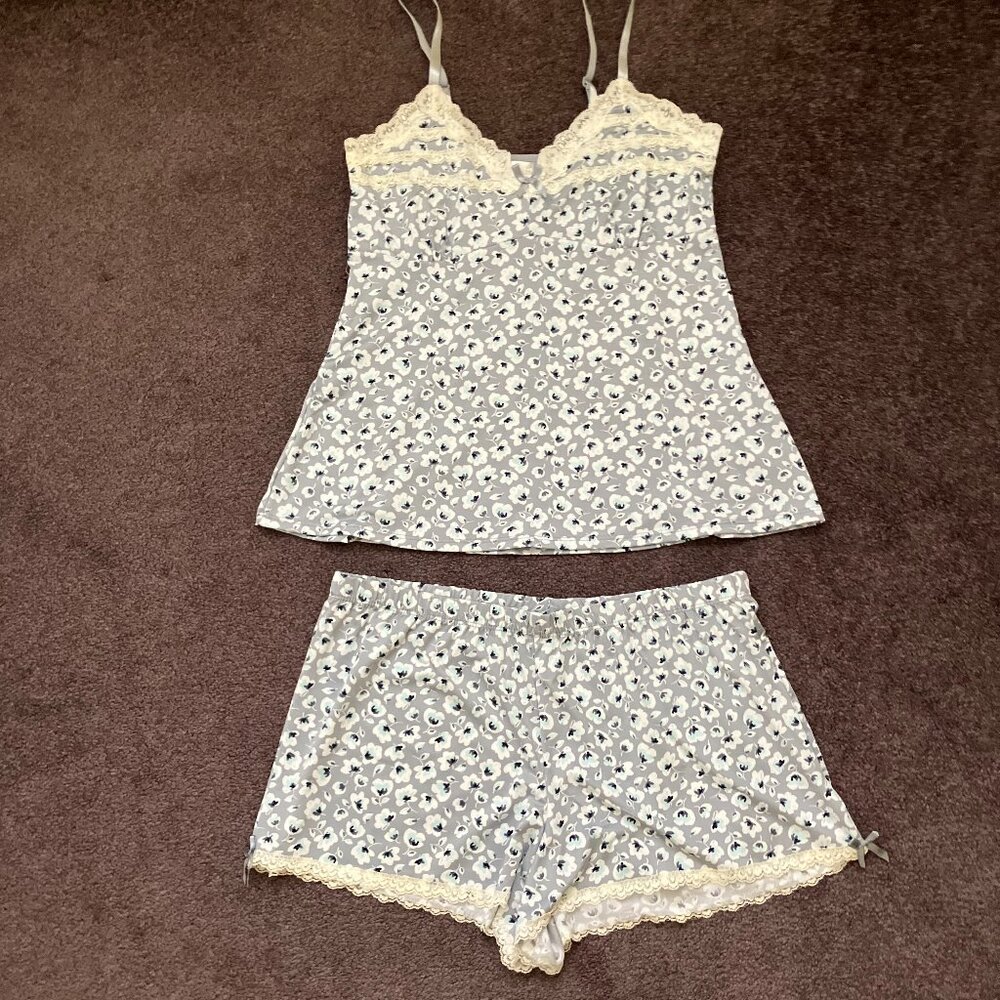 Marilyn Monroe Two Piece Sleepwear Set, Pastel Blue/Gray and White Floral, M